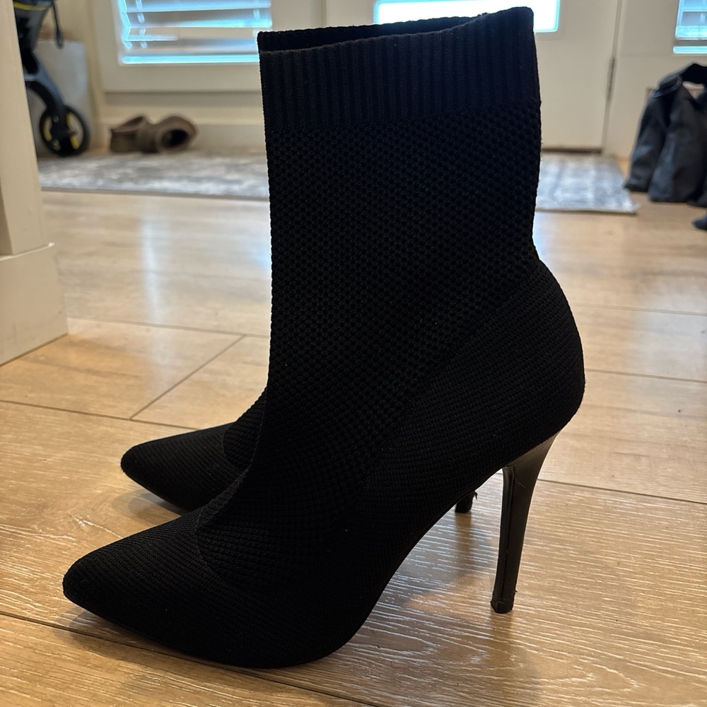 Elegant Black Women's Knit Ankle Boots